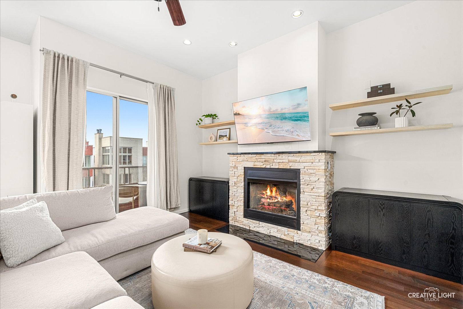 1725 N Western Avenue Unit: 4