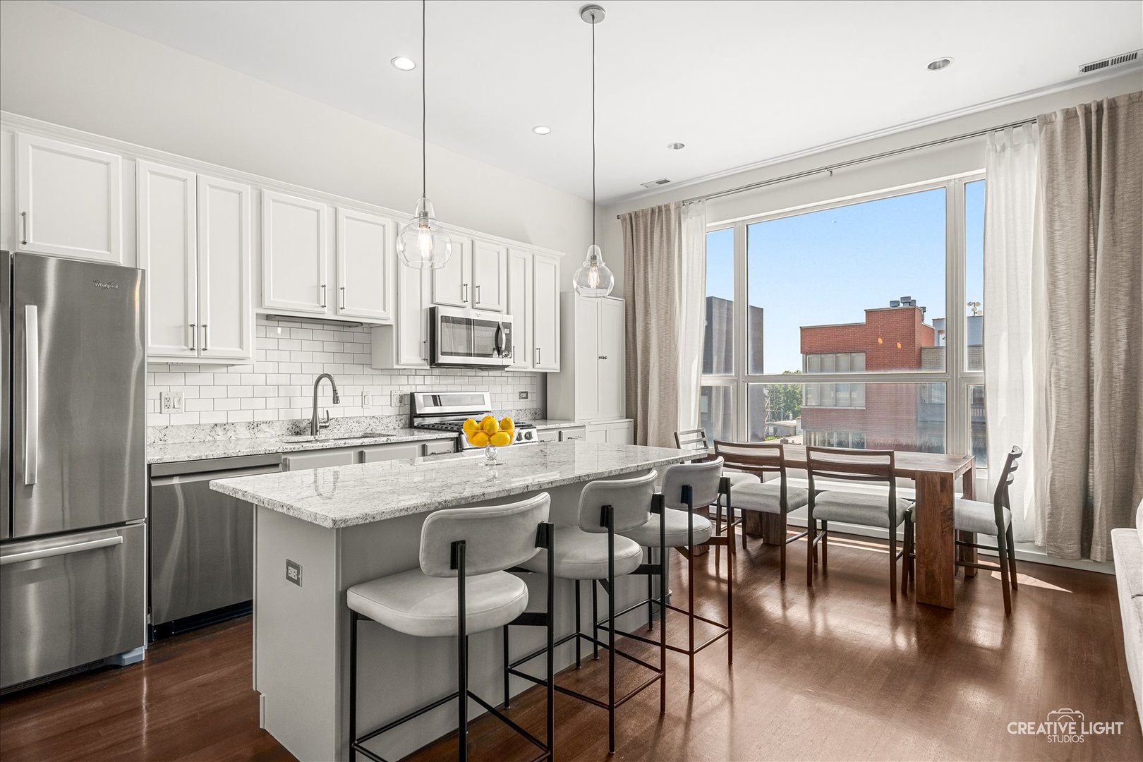 1725 N Western Avenue Unit: 4