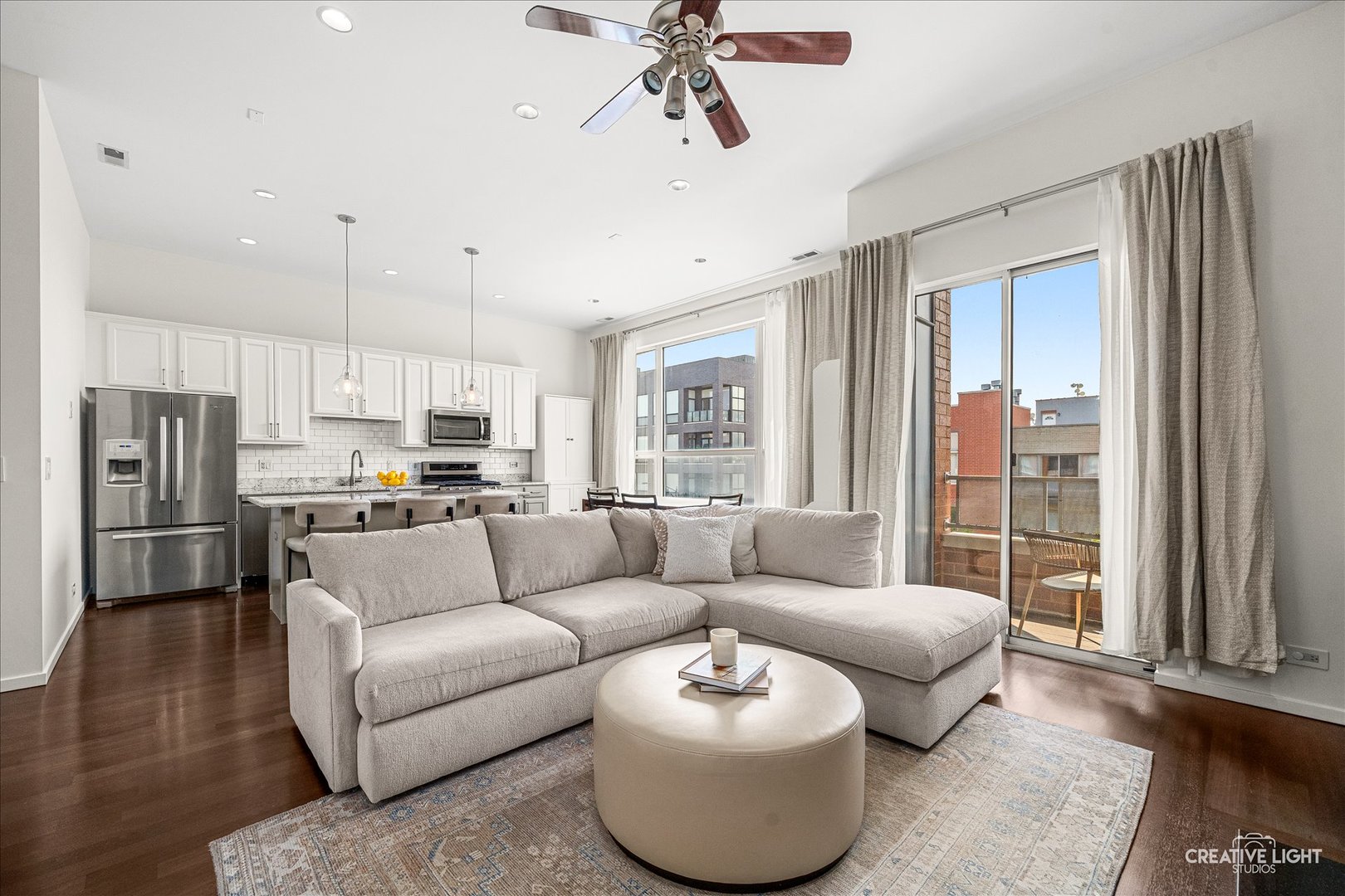 1725 N Western Avenue Unit: 4