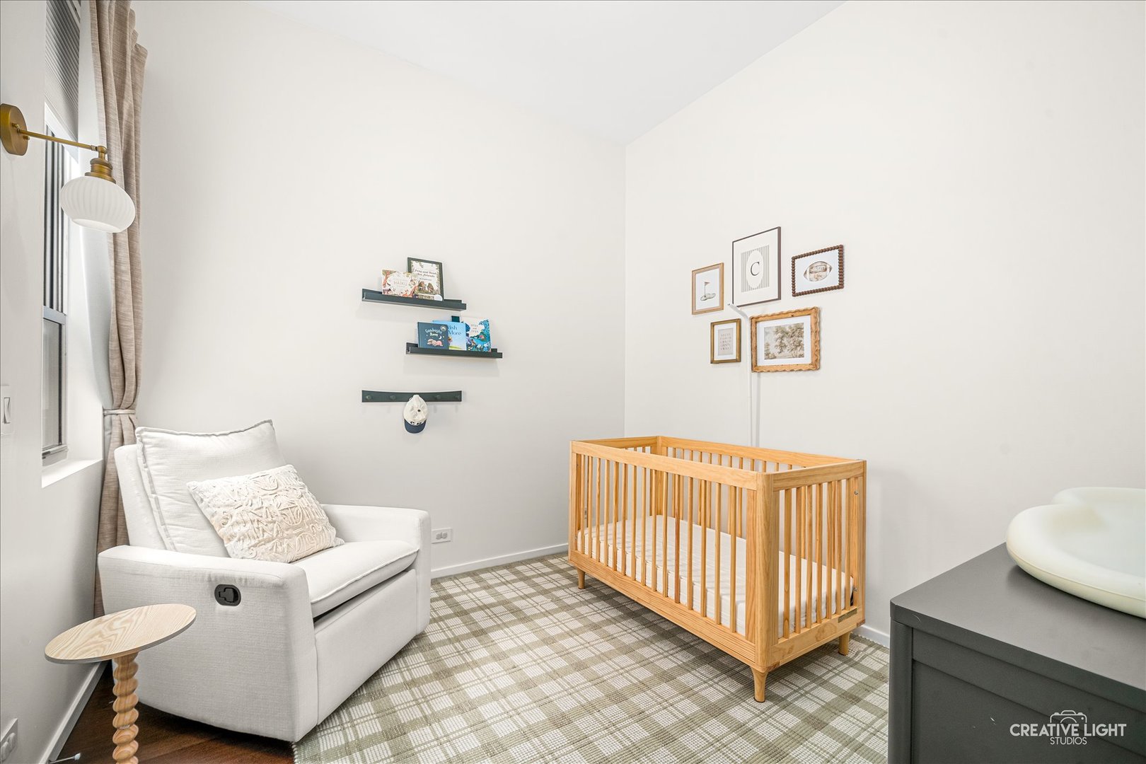 1725 N Western Avenue Unit: 4