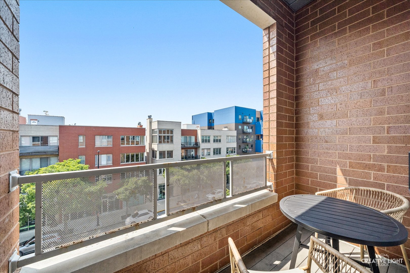 1725 N Western Avenue Unit: 4