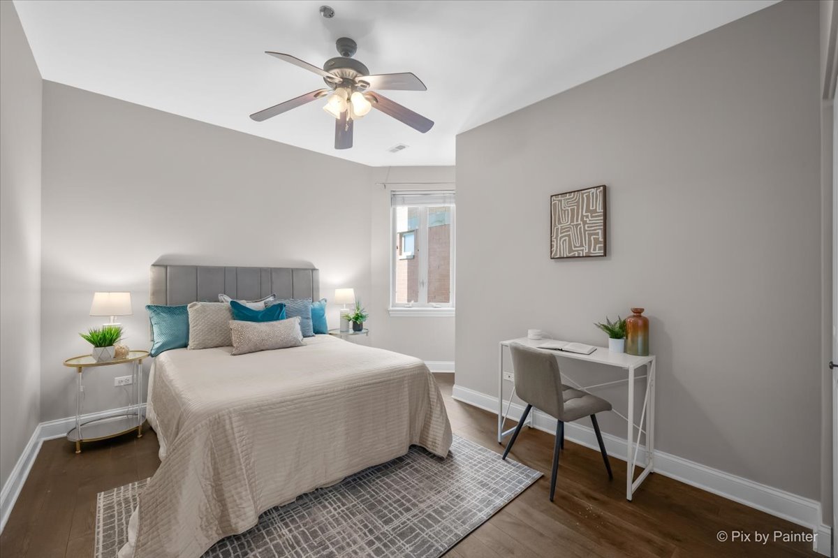 4950 N Western Avenue Unit: 4L