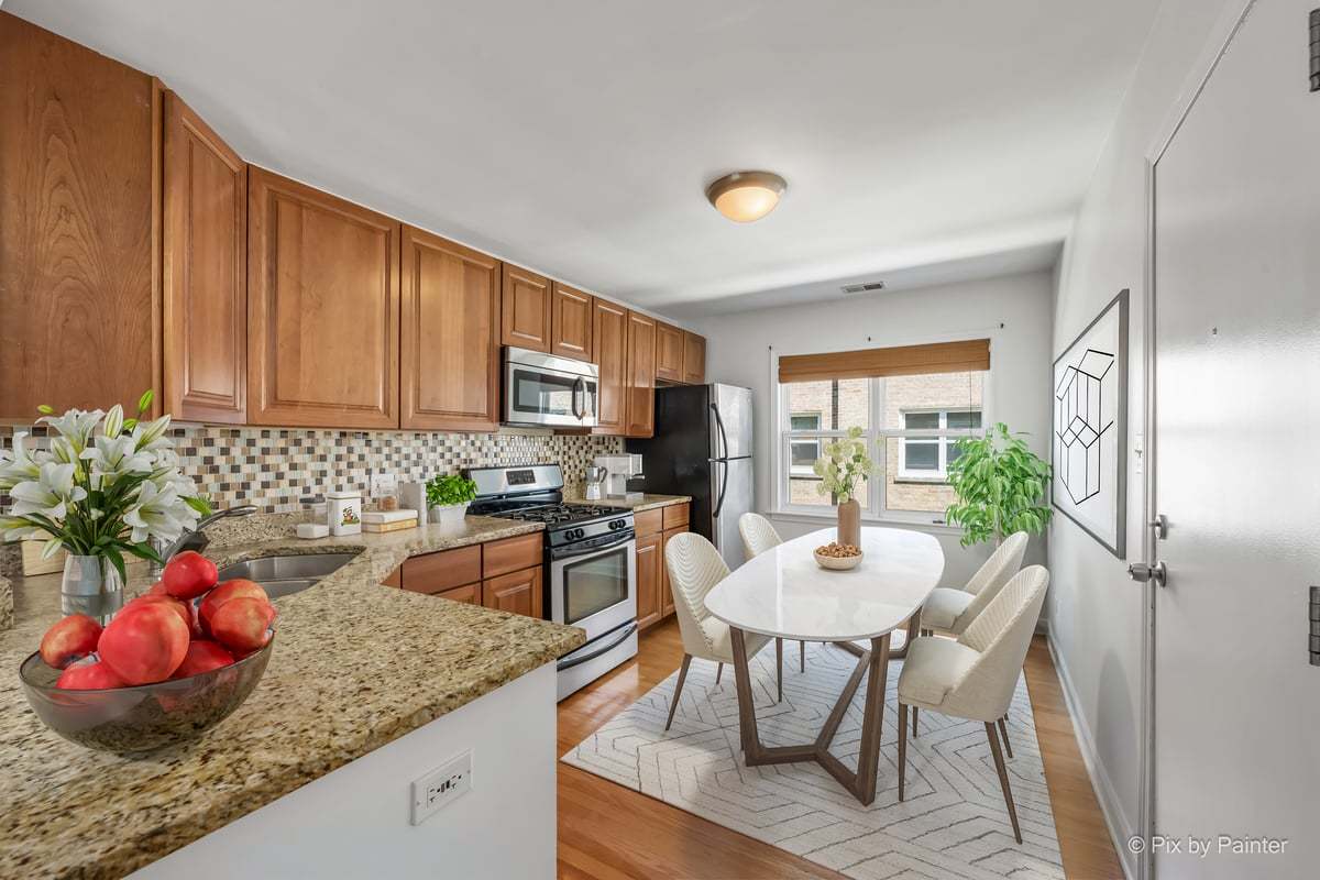 6421 N Damen Avenue Unit: 2W