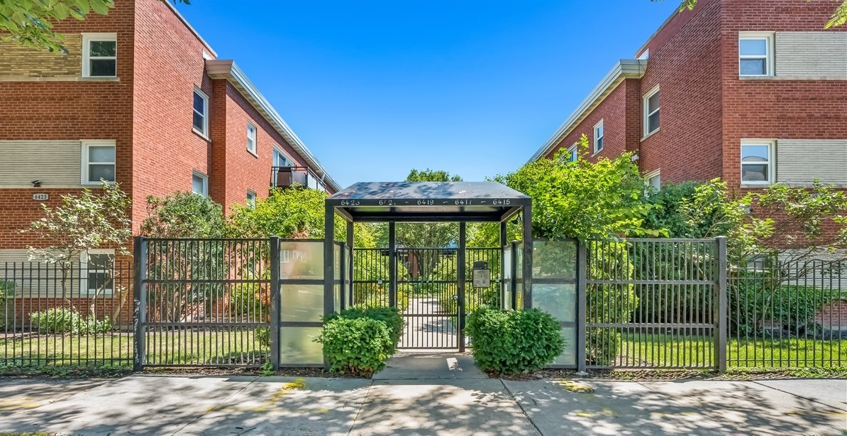 6421 N Damen Avenue Unit: 2W
