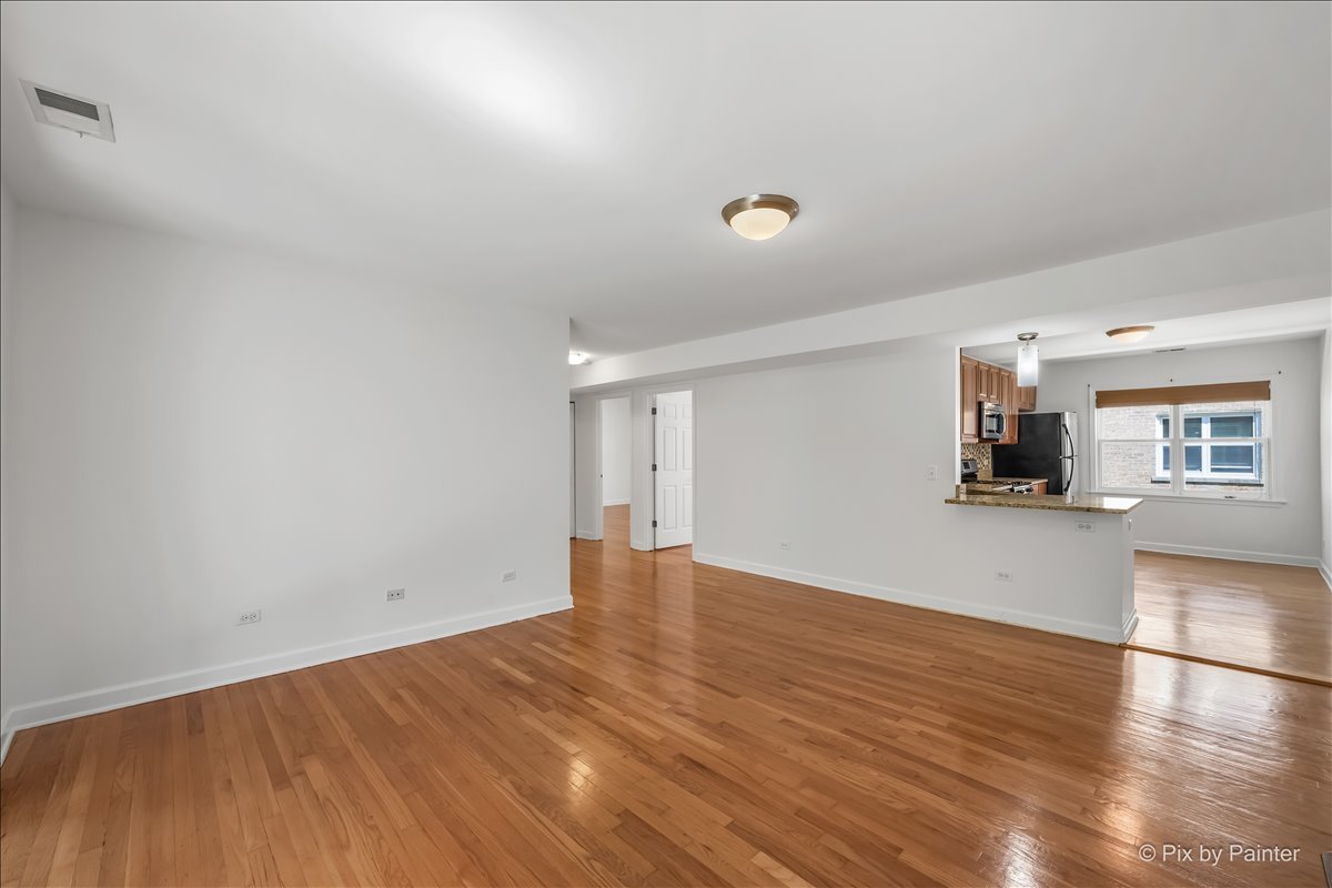 6421 N Damen Avenue Unit: 2W