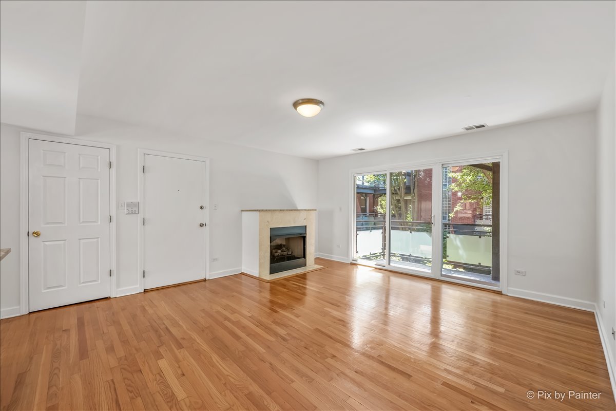 6421 N Damen Avenue Unit: 2W