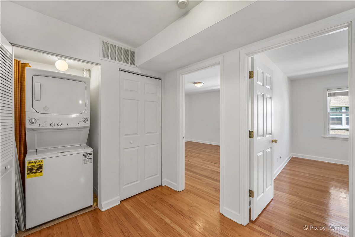 6421 N Damen Avenue Unit: 2W