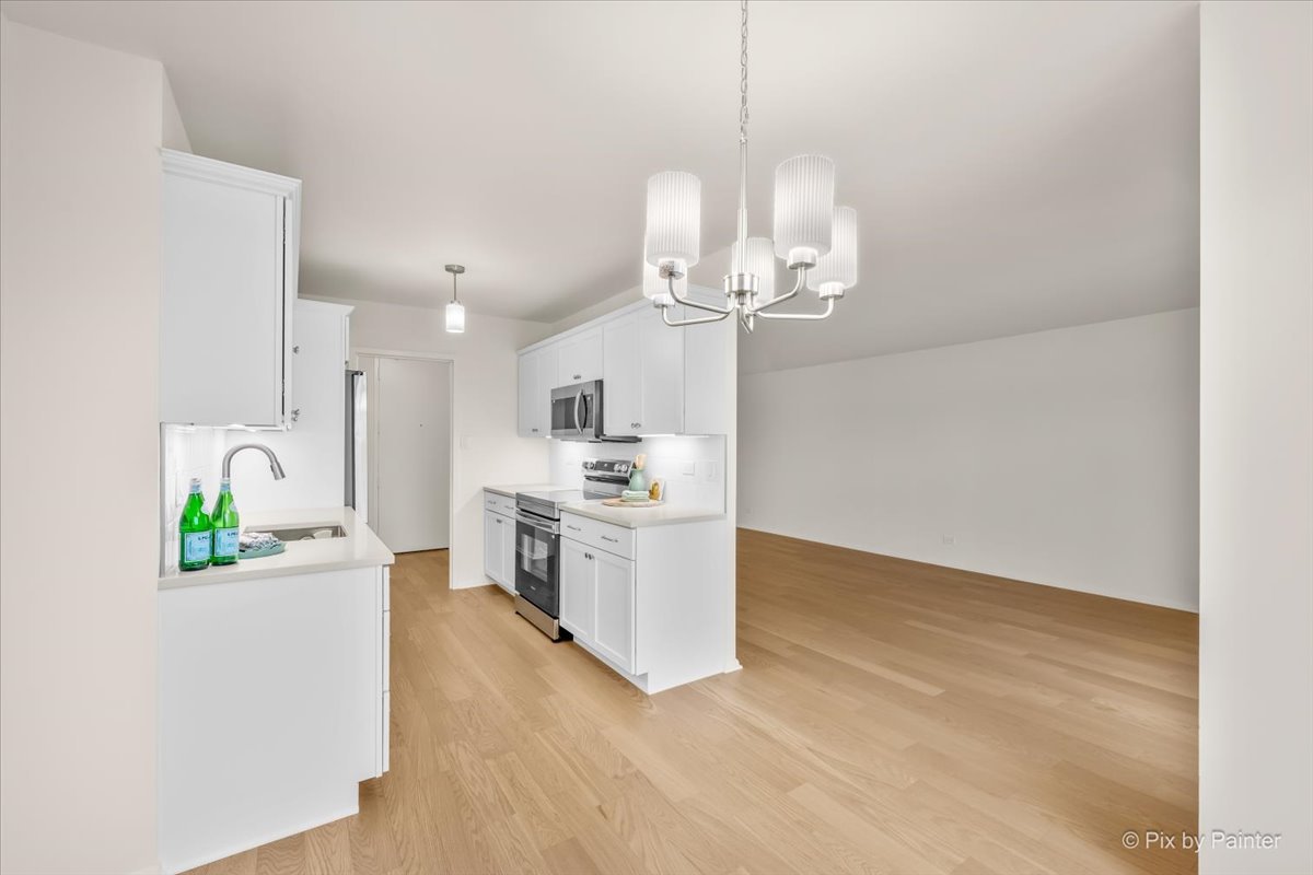 6933 N Kedzie Avenue Unit: 405