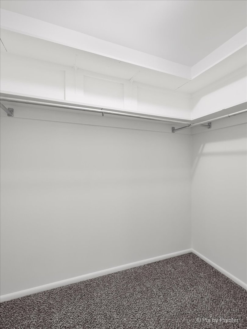 6933 N Kedzie Avenue Unit: 405