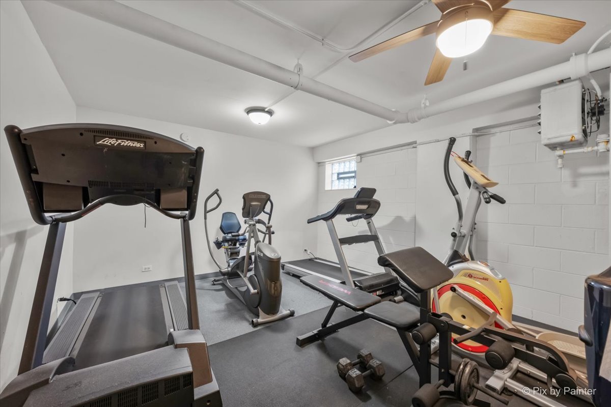 6933 N Kedzie Avenue Unit: 405
