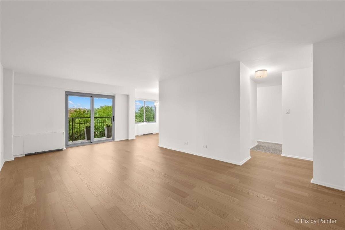 6933 N Kedzie Avenue Unit: 405