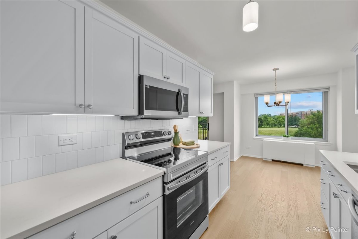 6933 N Kedzie Avenue Unit: 405