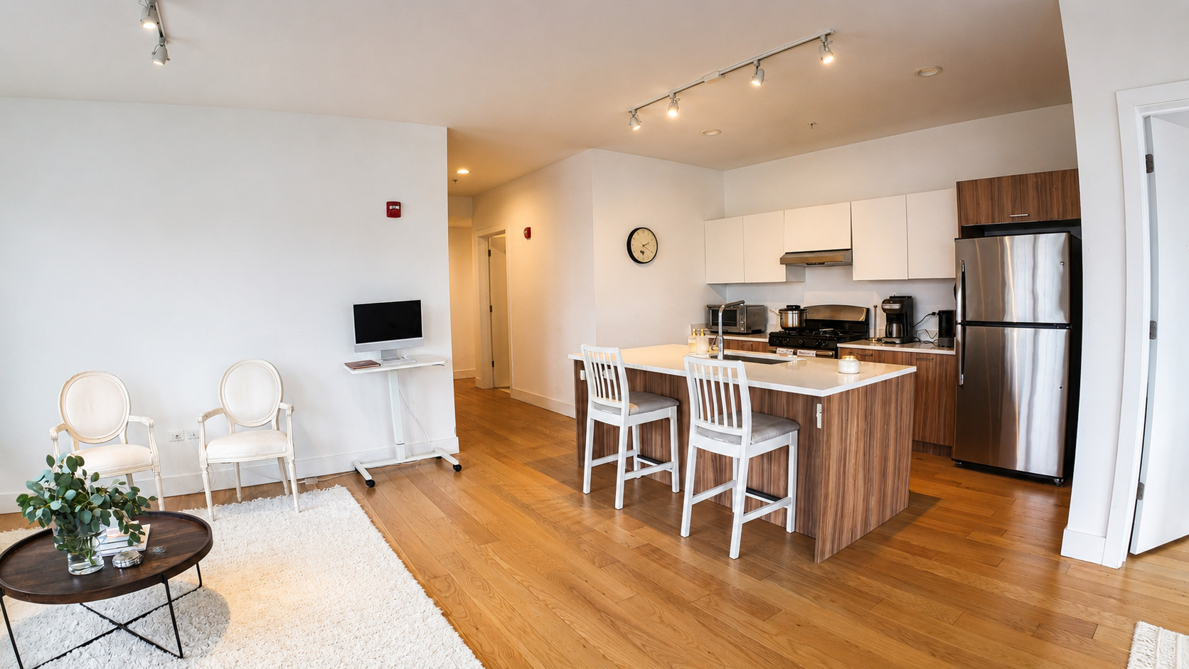 1121 Greenleaf Avenue Unit: 304