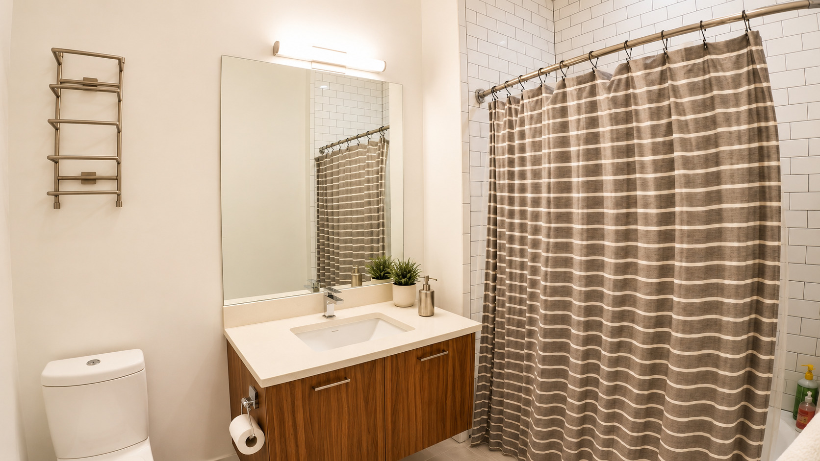 1121 Greenleaf Avenue Unit: 304