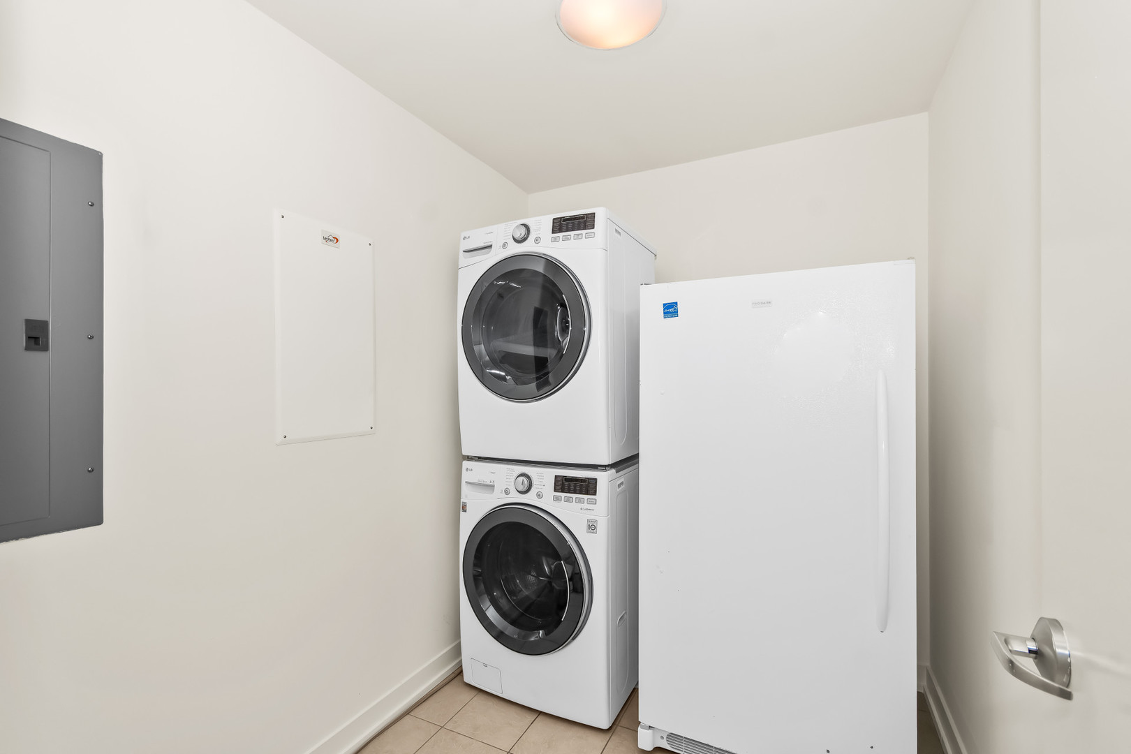 1570 Elmwood Avenue Unit: 705