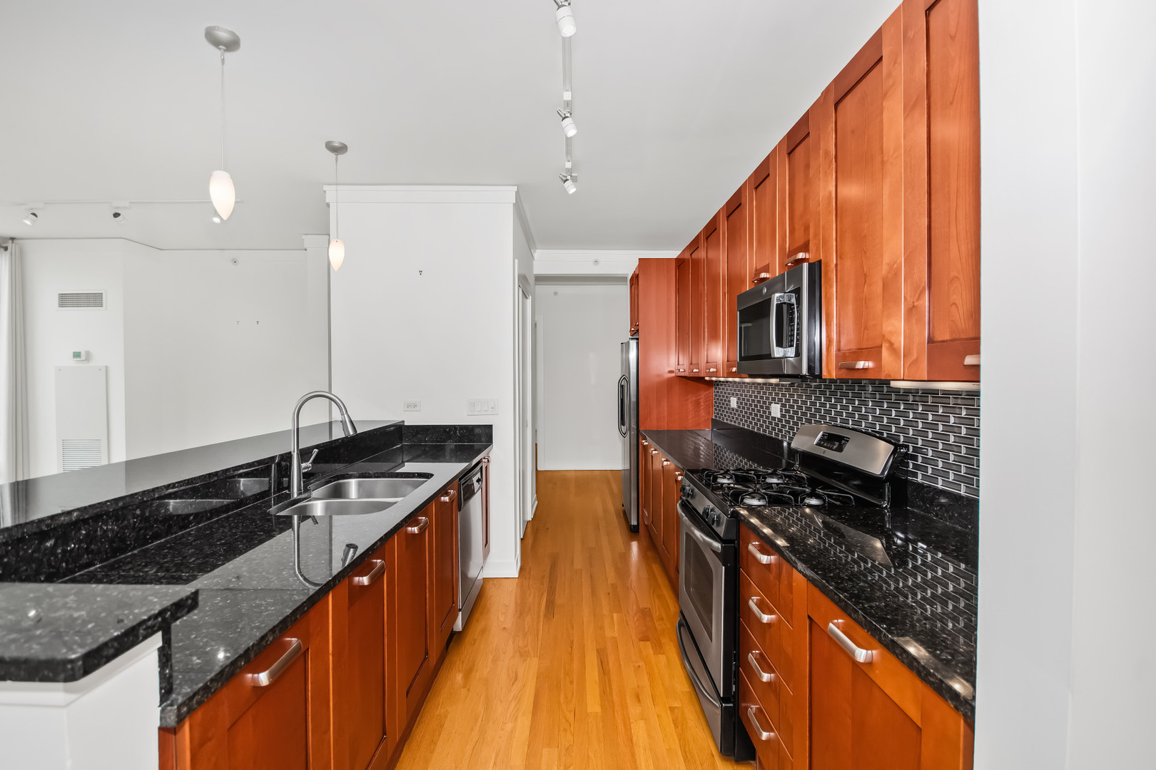 1570 Elmwood Avenue Unit: 705