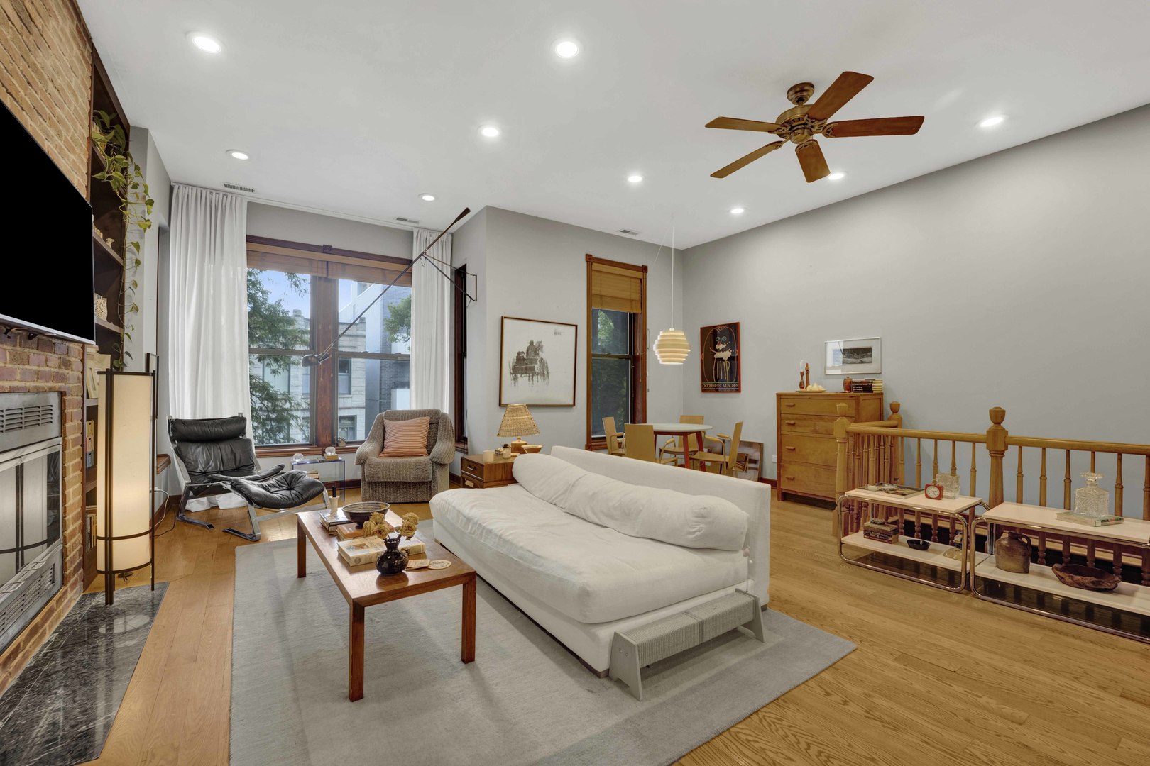 1111 N Mozart Street Unit: 2
