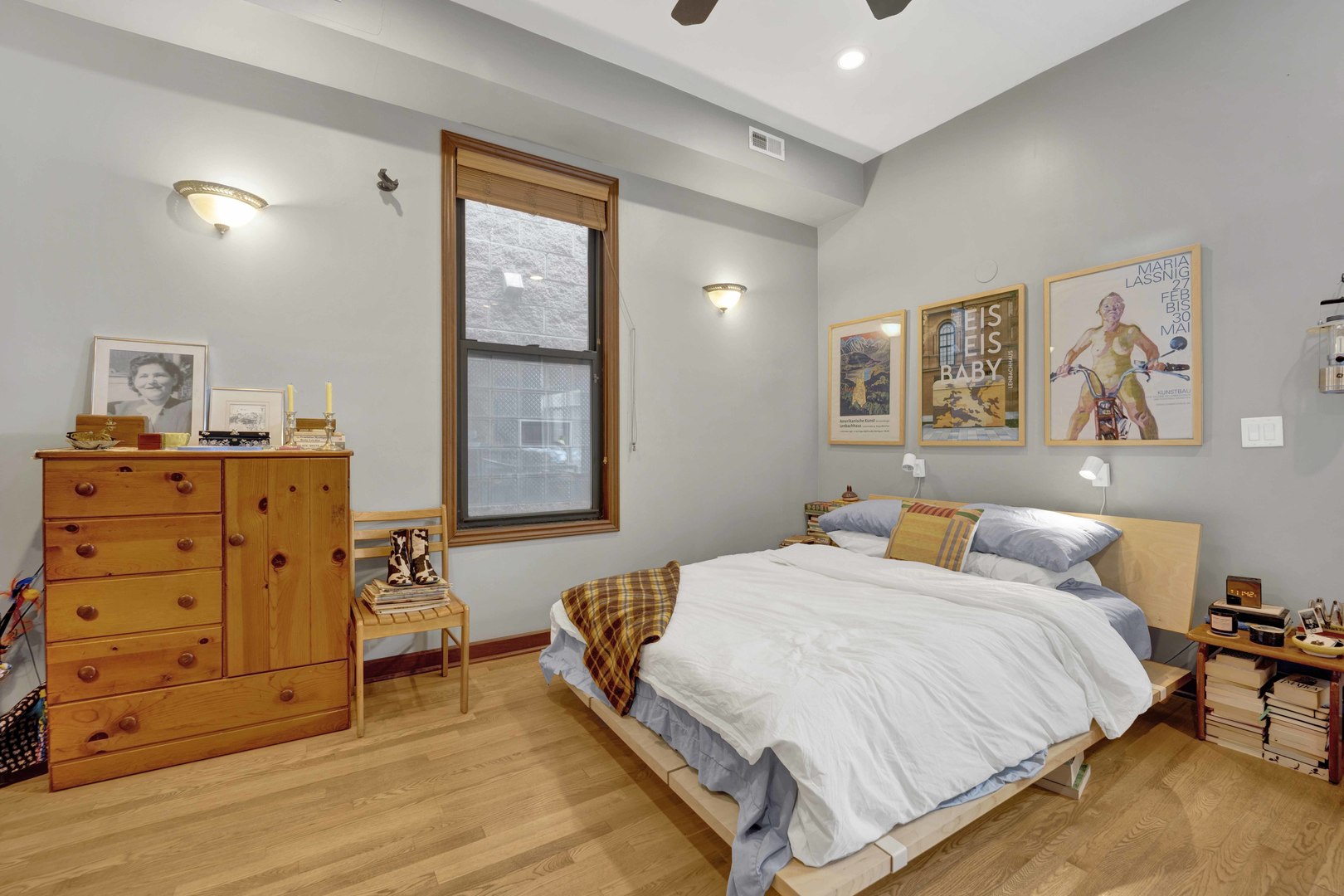 1111 N Mozart Street Unit: 2