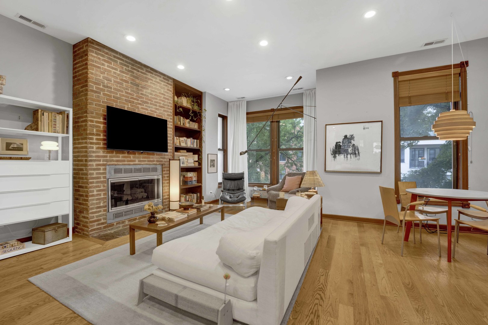 1111 N Mozart Street Unit: 2