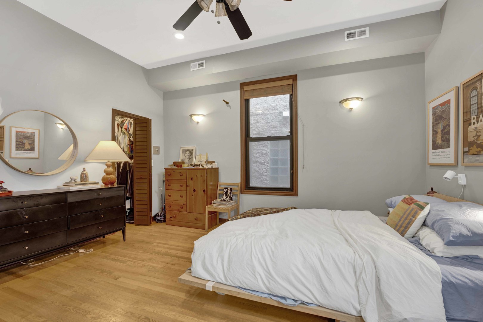 1111 N Mozart Street Unit: 2