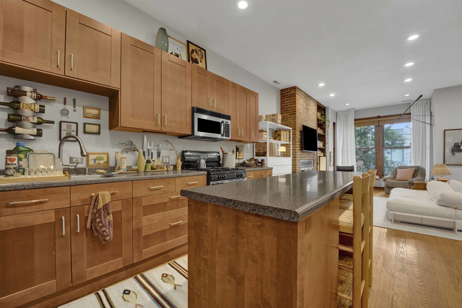 1111 N Mozart Street Unit: 2