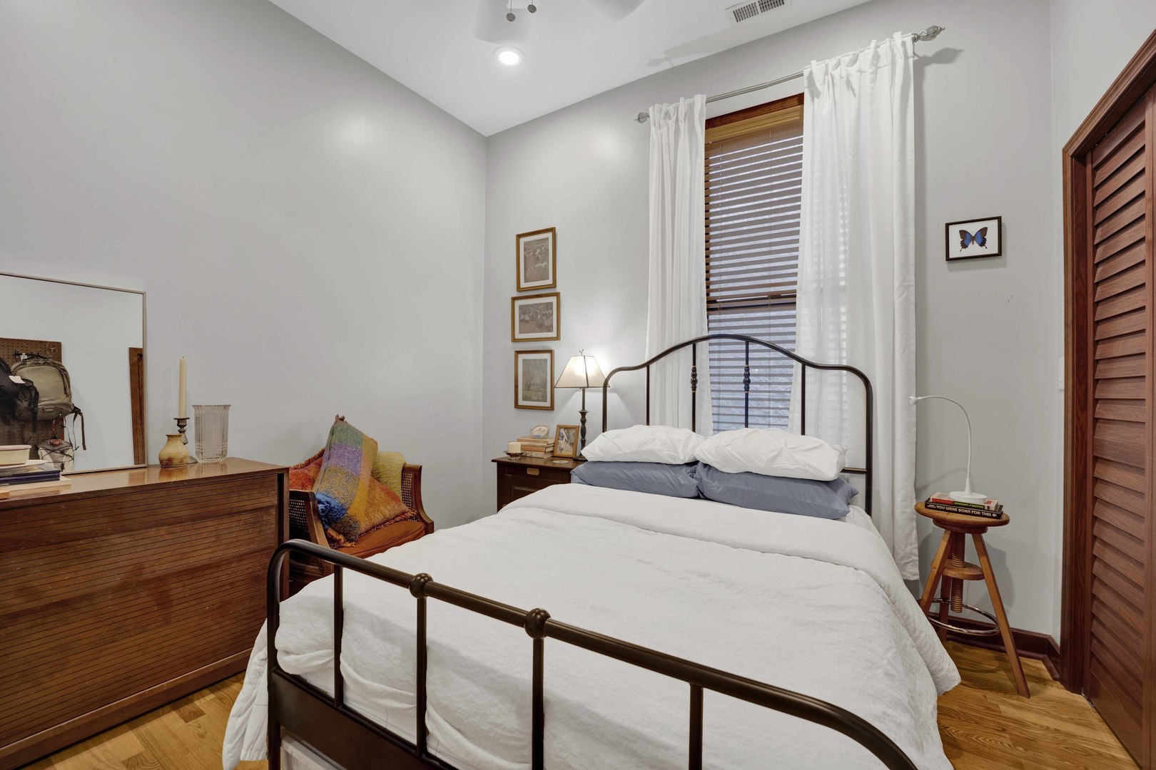 1111 N Mozart Street Unit: 2