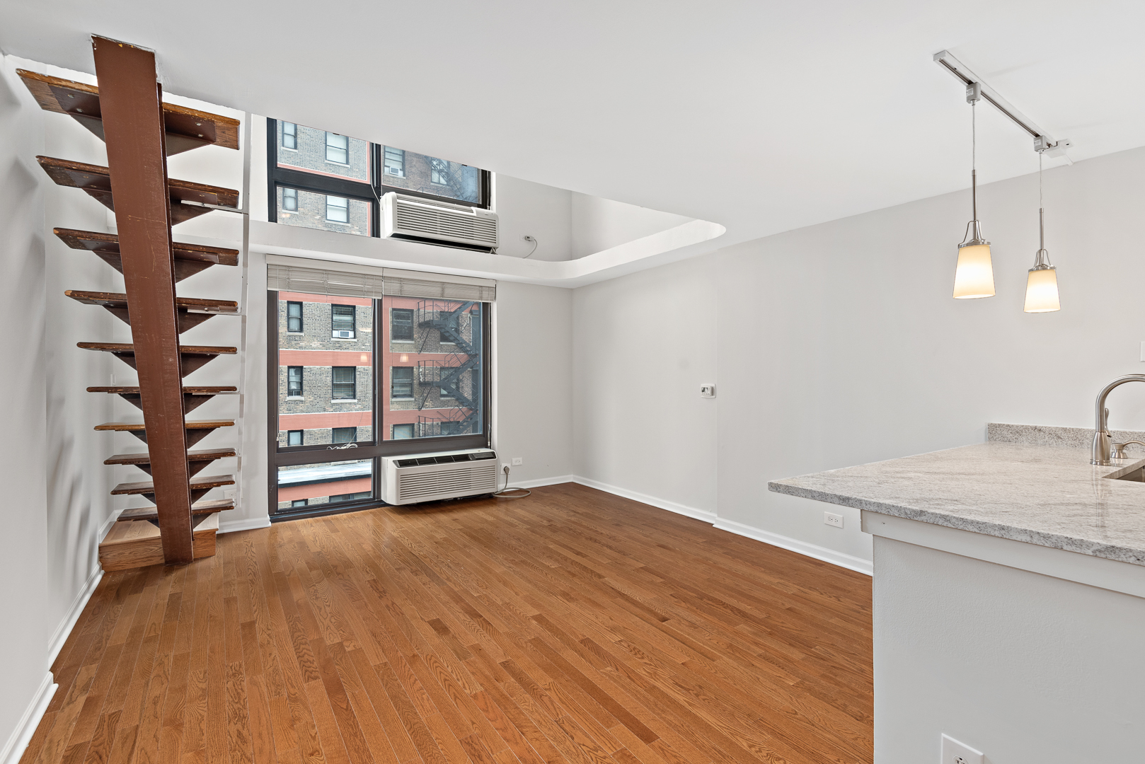 1221 N Dearborn Parkway Unit: 806S