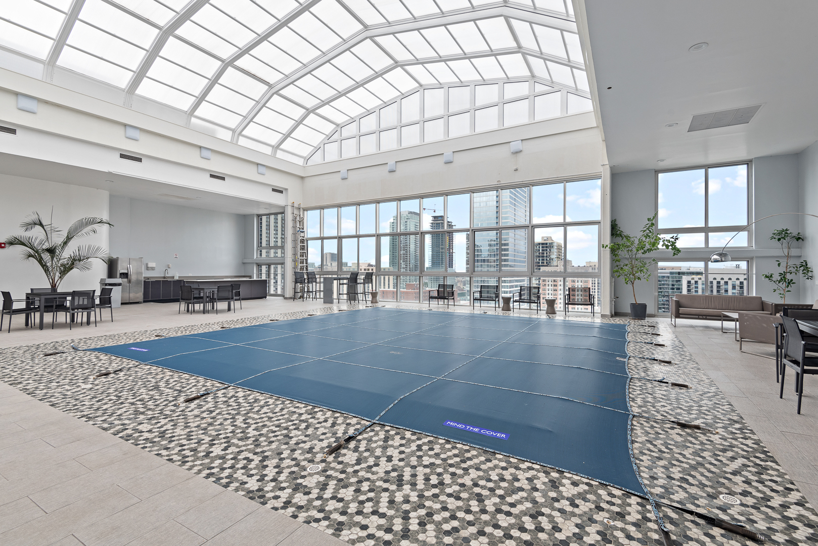 1221 N Dearborn Parkway Unit: 806S