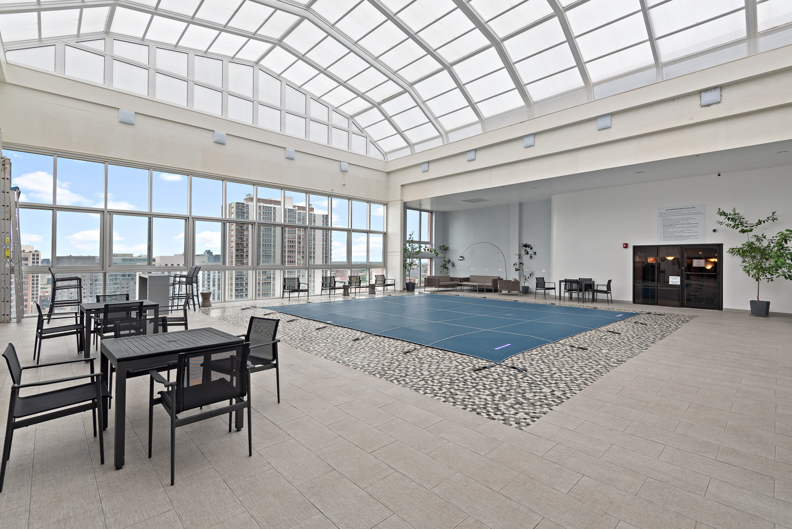 1221 N Dearborn Parkway Unit: 806S