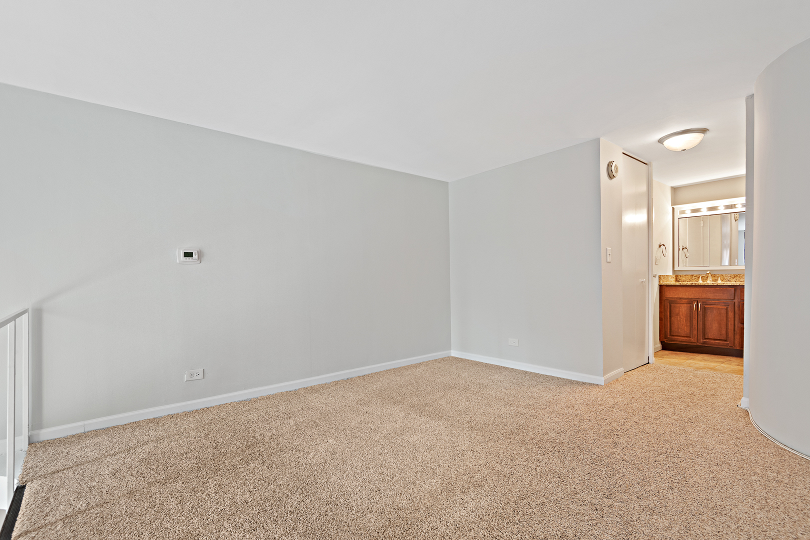 1221 N Dearborn Parkway Unit: 806S