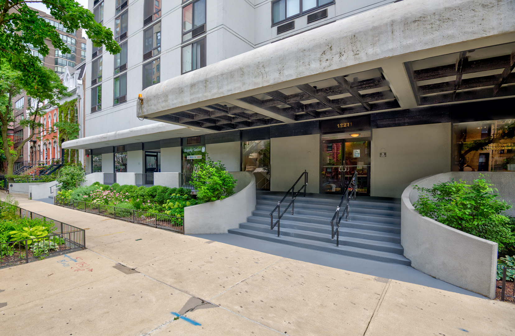 1221 N Dearborn Parkway Unit: 806S