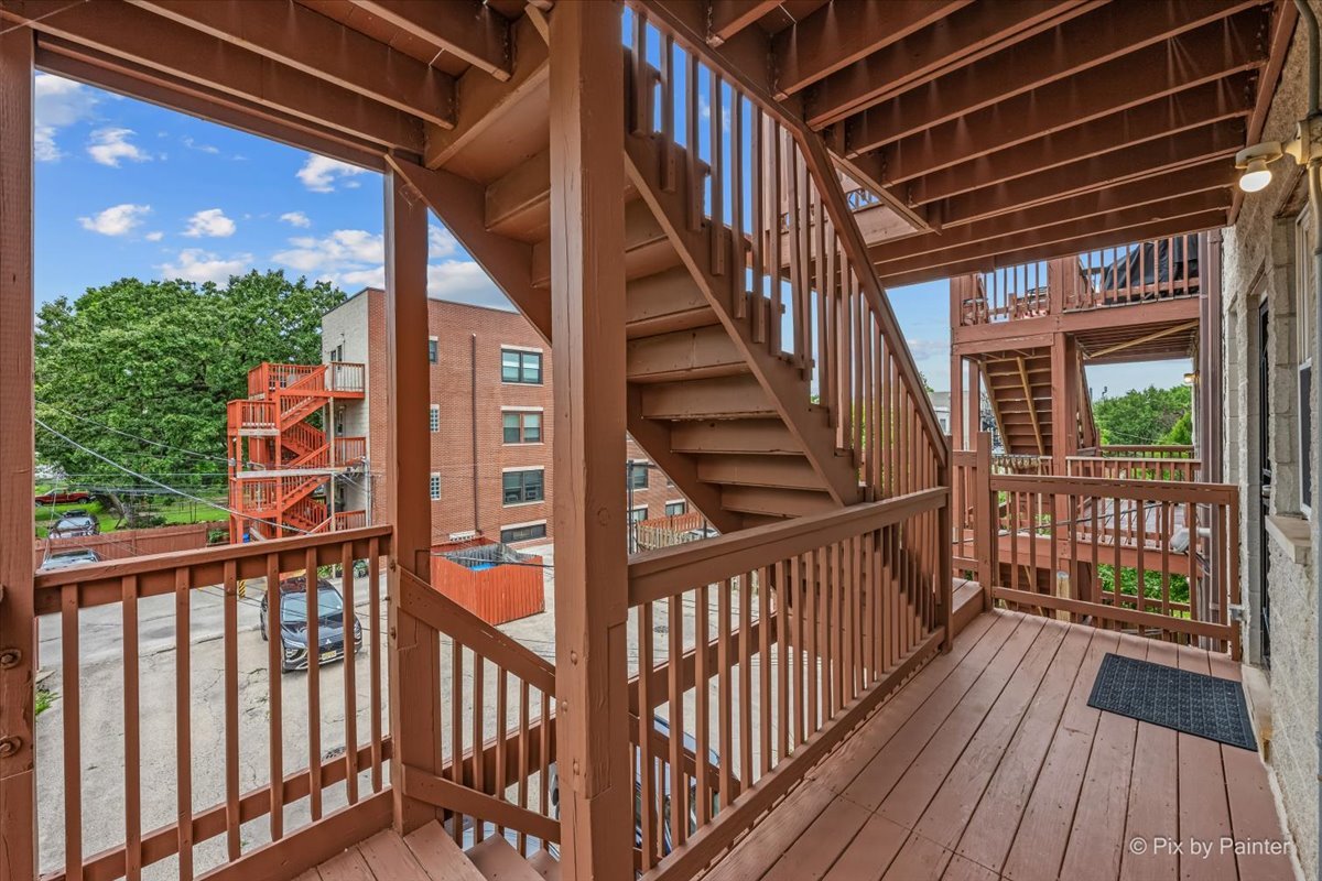 4512 S Greenwood Avenue Unit: 3