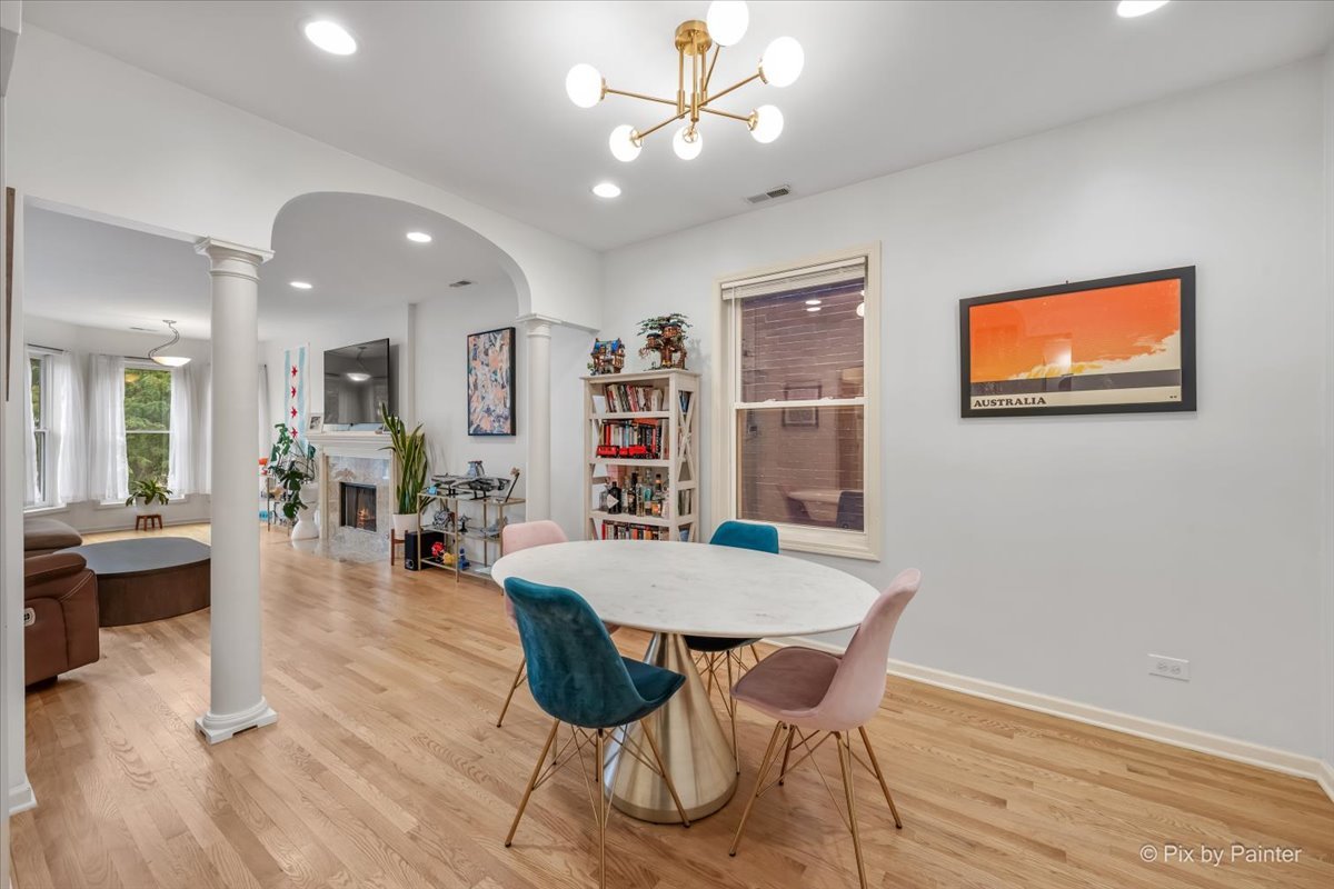 4512 S Greenwood Avenue Unit: 3