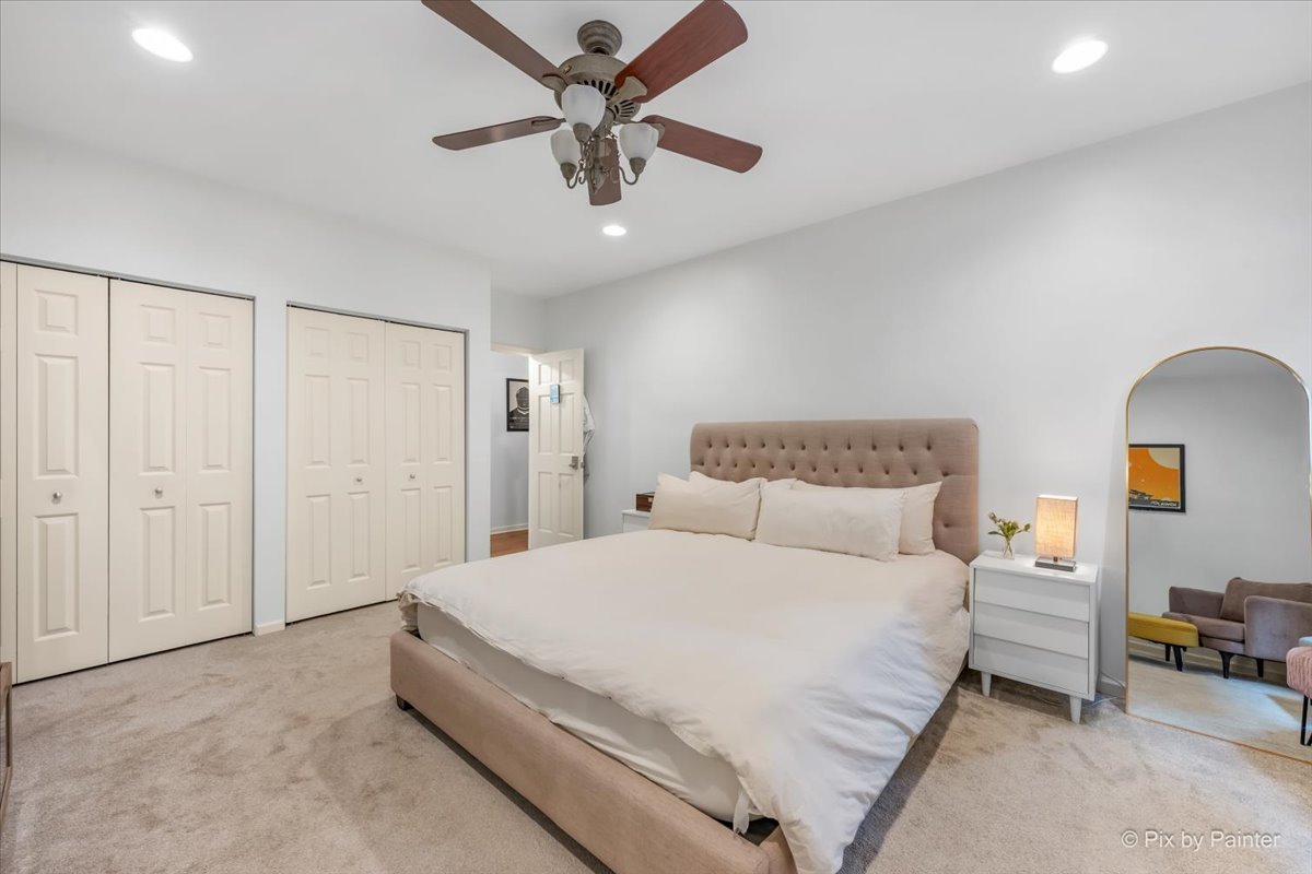 4512 S Greenwood Avenue Unit: 3