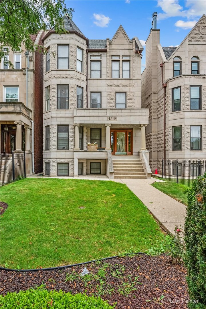4512 S Greenwood Avenue Unit: 3