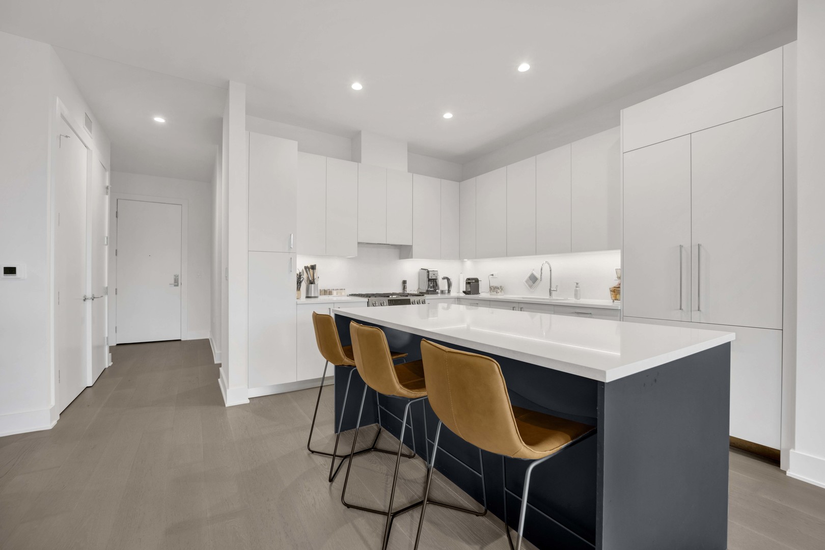 1701 W Webster Avenue Unit: 205