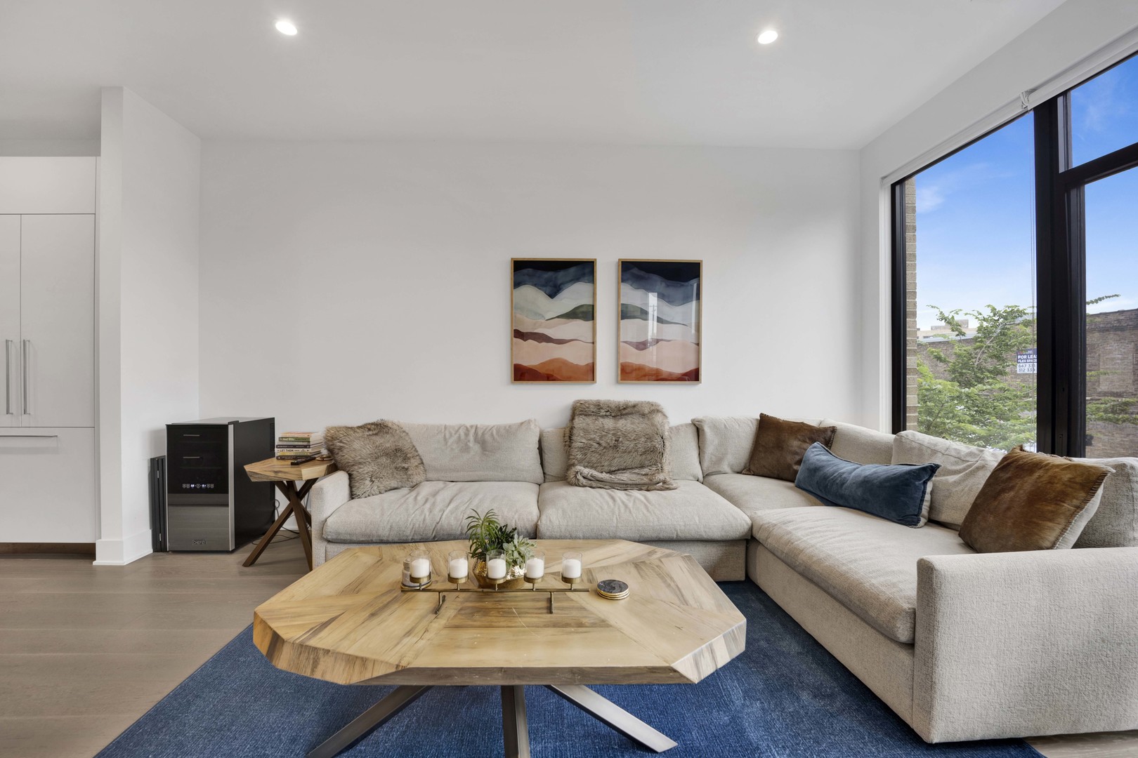 1701 W Webster Avenue Unit: 205
