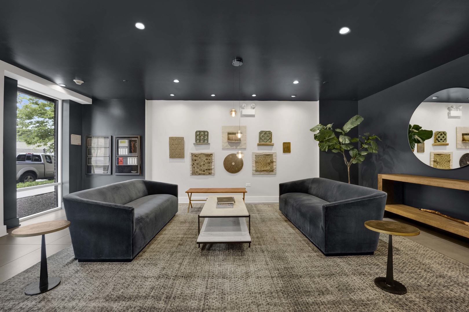 1701 W Webster Avenue Unit: 205