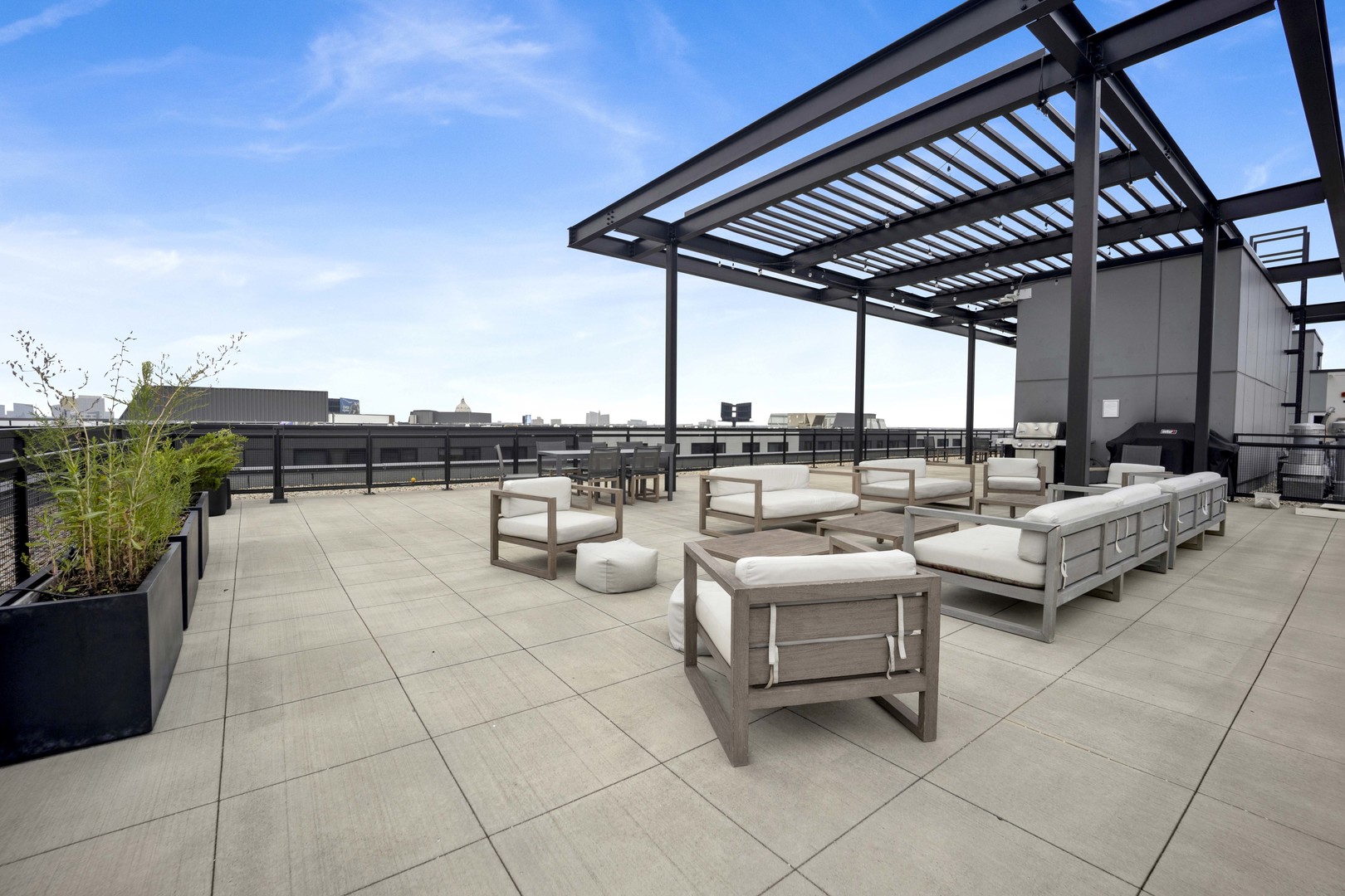 1701 W Webster Avenue Unit: 205