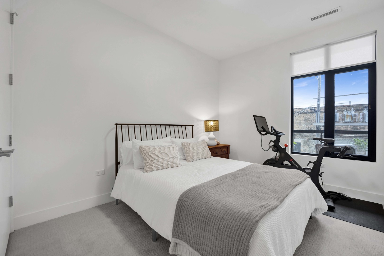 1701 W Webster Avenue Unit: 205