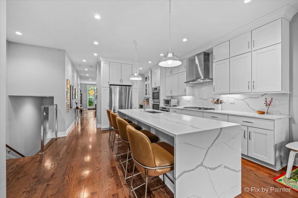 4713 N Damen Avenue Unit: 1N