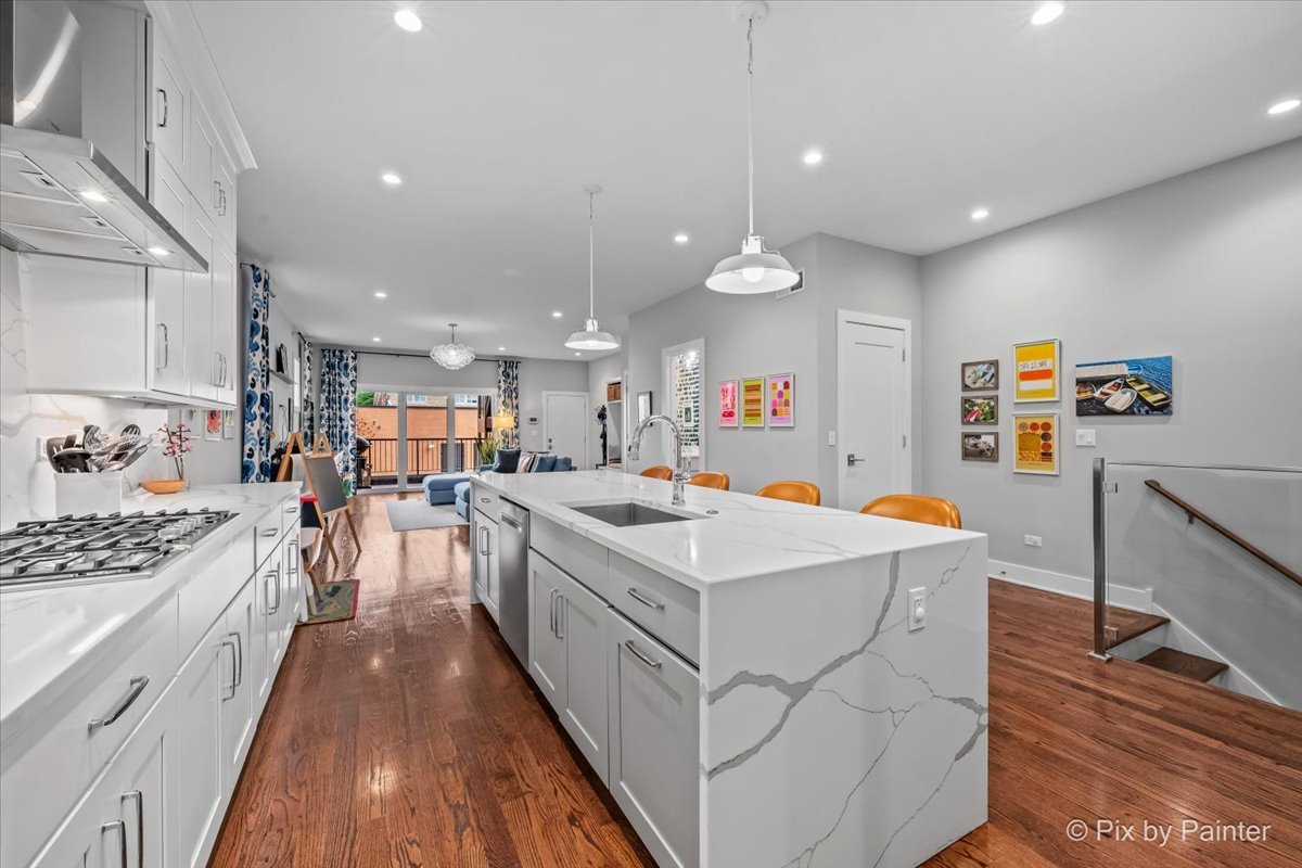 4713 N Damen Avenue Unit: 1N