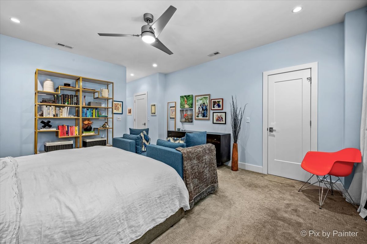 4713 N Damen Avenue Unit: 1N