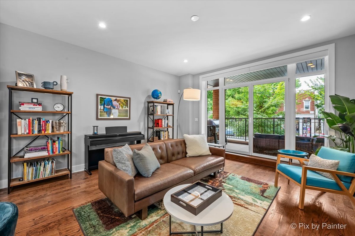 4713 N Damen Avenue Unit: 1N