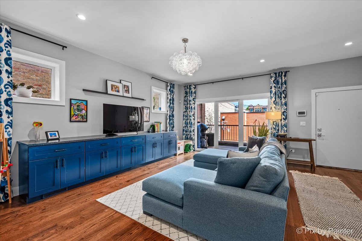 4713 N Damen Avenue Unit: 1N