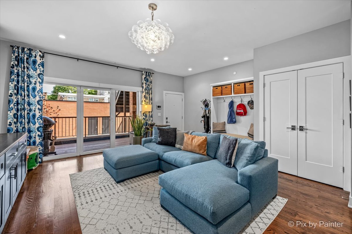 4713 N Damen Avenue Unit: 1N