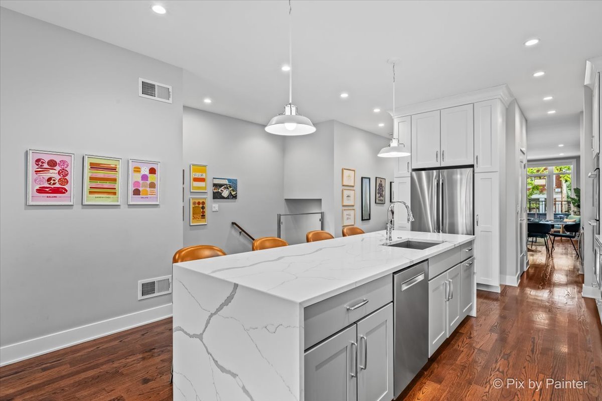 4713 N Damen Avenue Unit: 1N