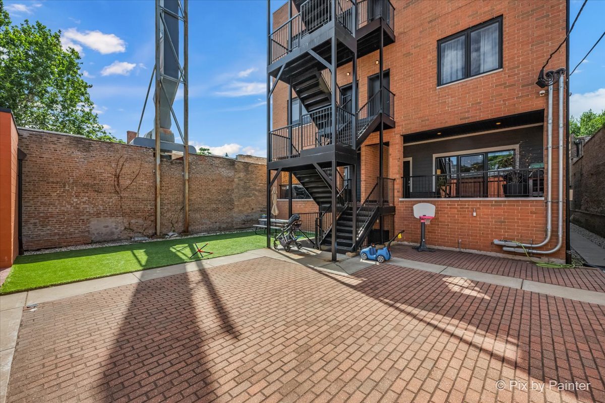 4713 N Damen Avenue Unit: 1N