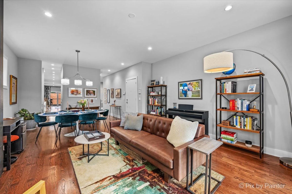 4713 N Damen Avenue Unit: 1N