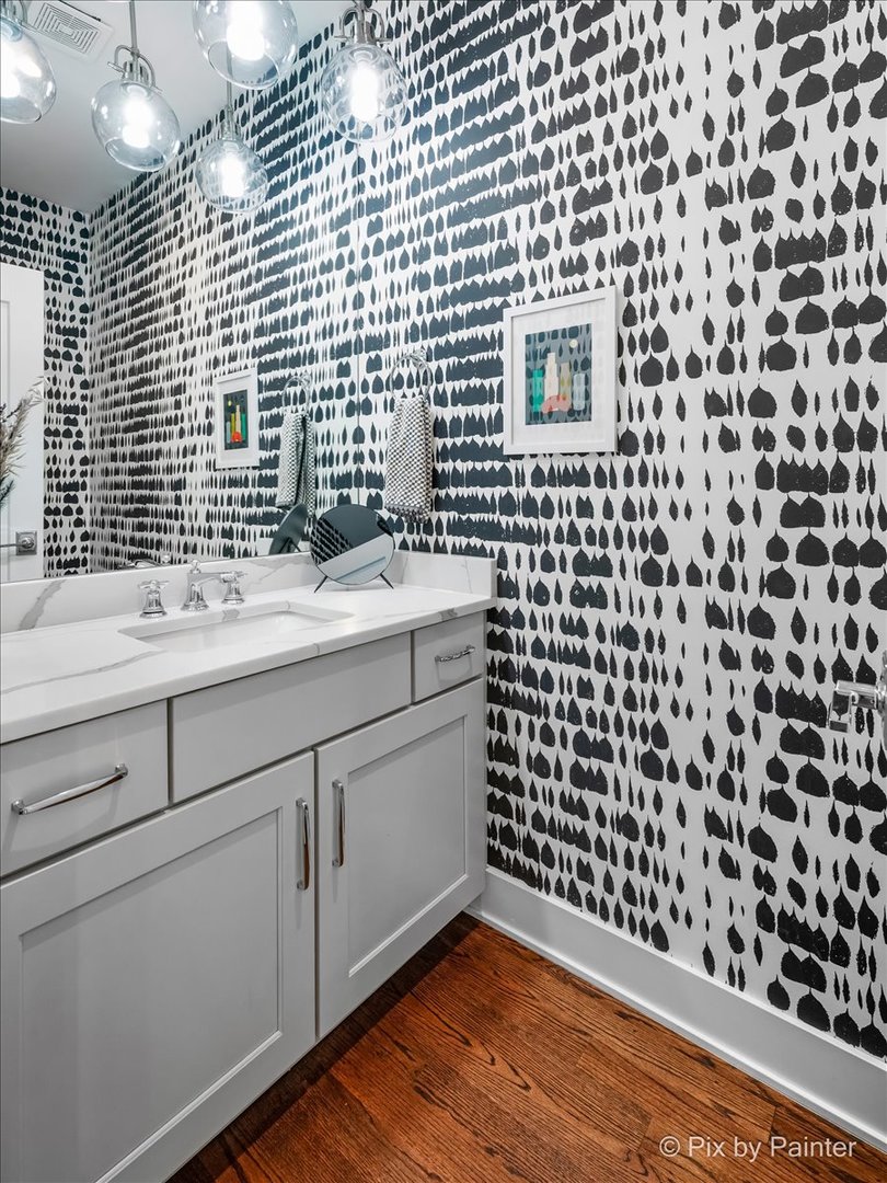 4713 N Damen Avenue Unit: 1N